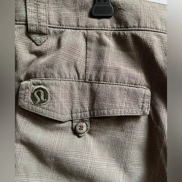 Lululemon Athletica checkered plaid straight leg khaki athletic pants Sz 34 - Picture 7 of 13